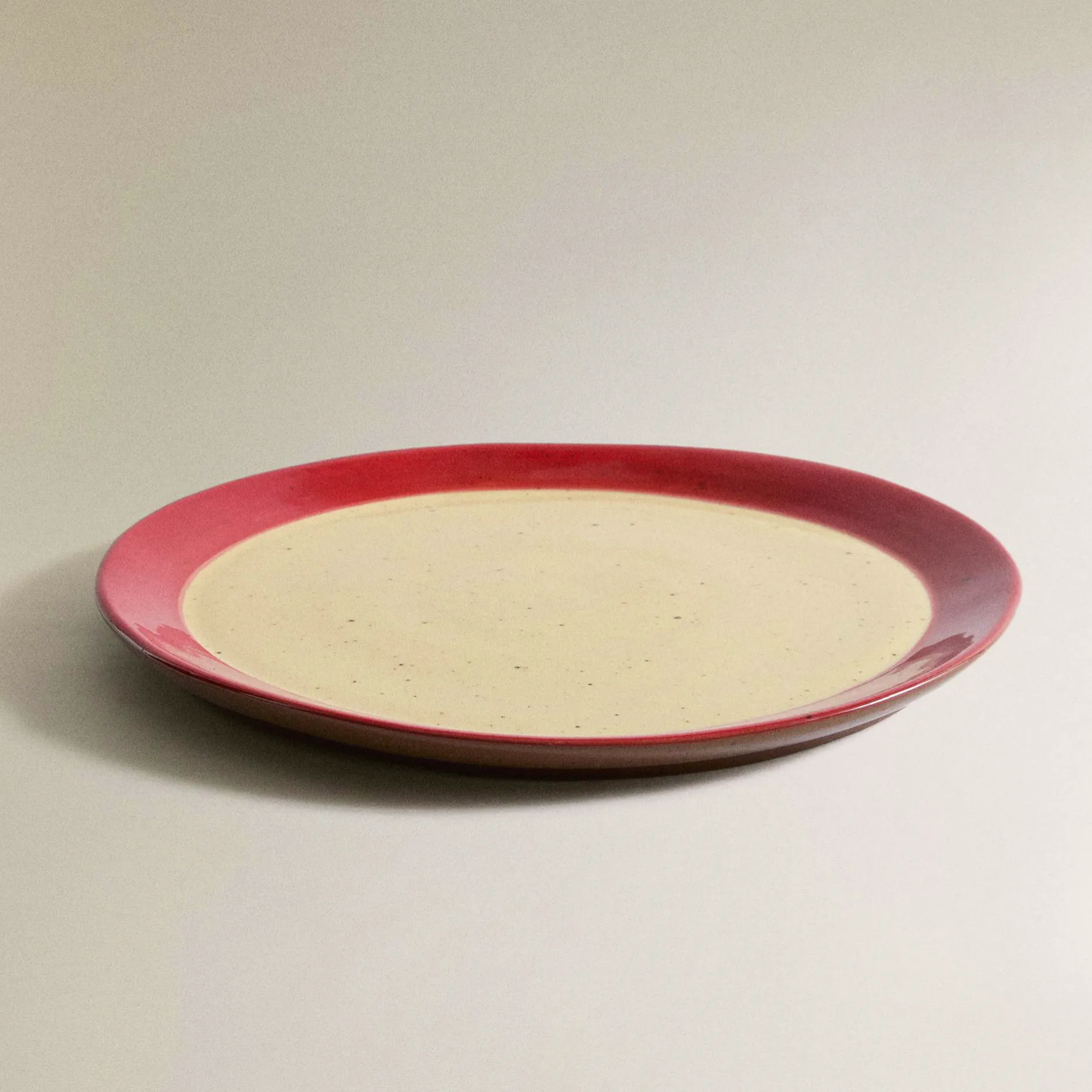 Stoneware Dinner Plate With Rim £15.99