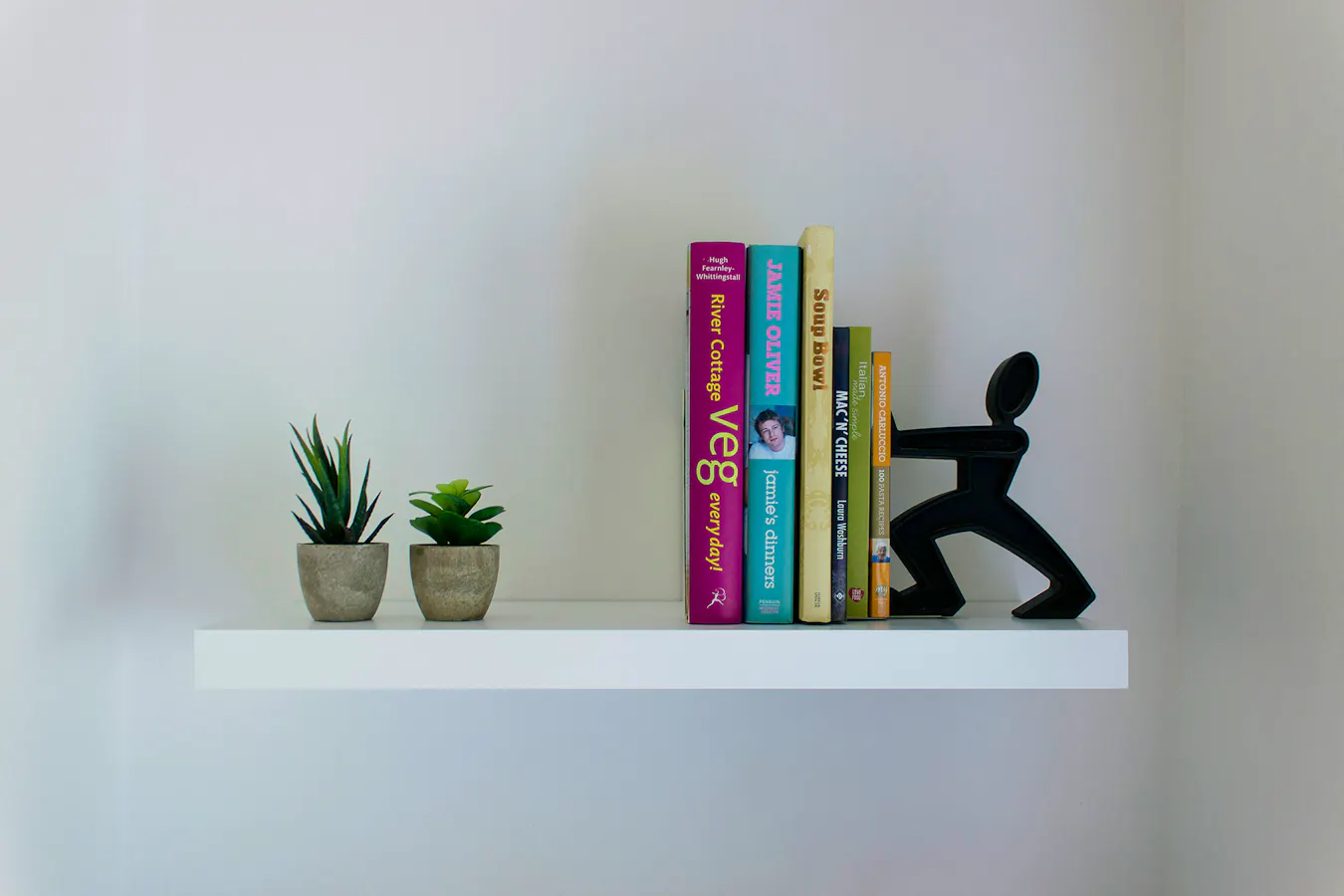 Shelving Edit Darren-richardson-q23lcKhJYCE-unsplash Copy
