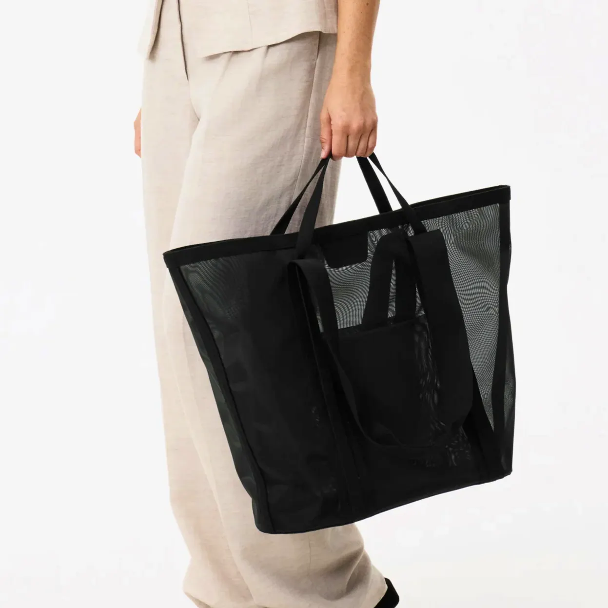 Béis Travel The Mesh Beach Tote, £60