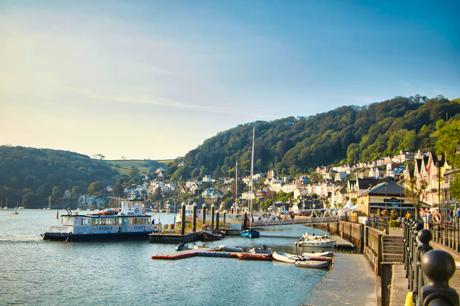 Student Guide To Dartmouth Zach-pickering-3z2TwuyqtBk-unsplash Copy