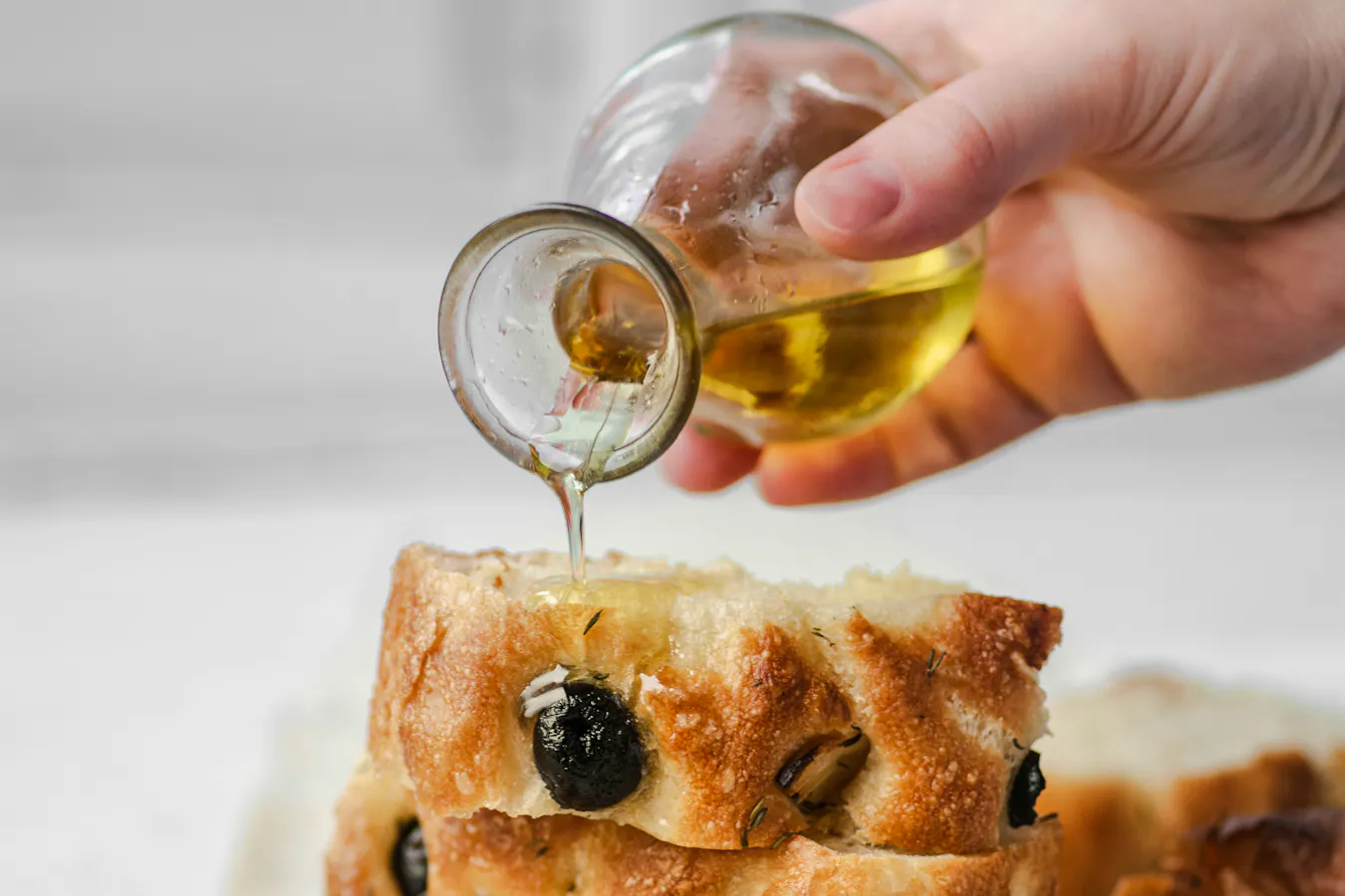 Olive Oil Pourers Olimpia-davies-W0nsuv8QyIc-unsplash Copy
