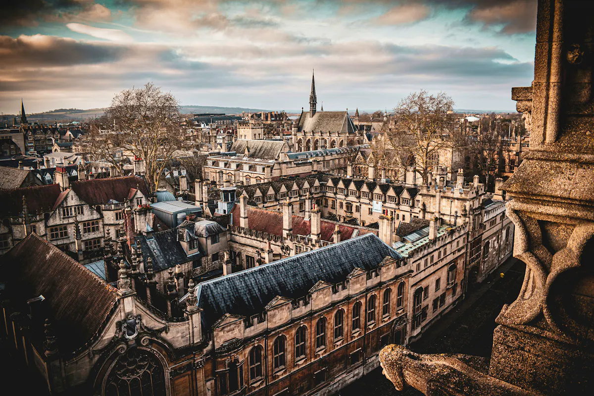 Oxford News Sept 2026 Liv-cashman-TAxS43K2MUE-unsplash Copy