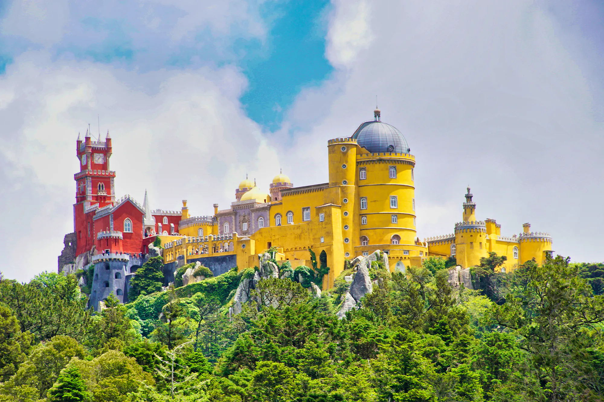 Underrated European Destinations To Discover This Autumn Sintra Portugal Renato-marzan-ijinskbErWA-unsplash Copy
