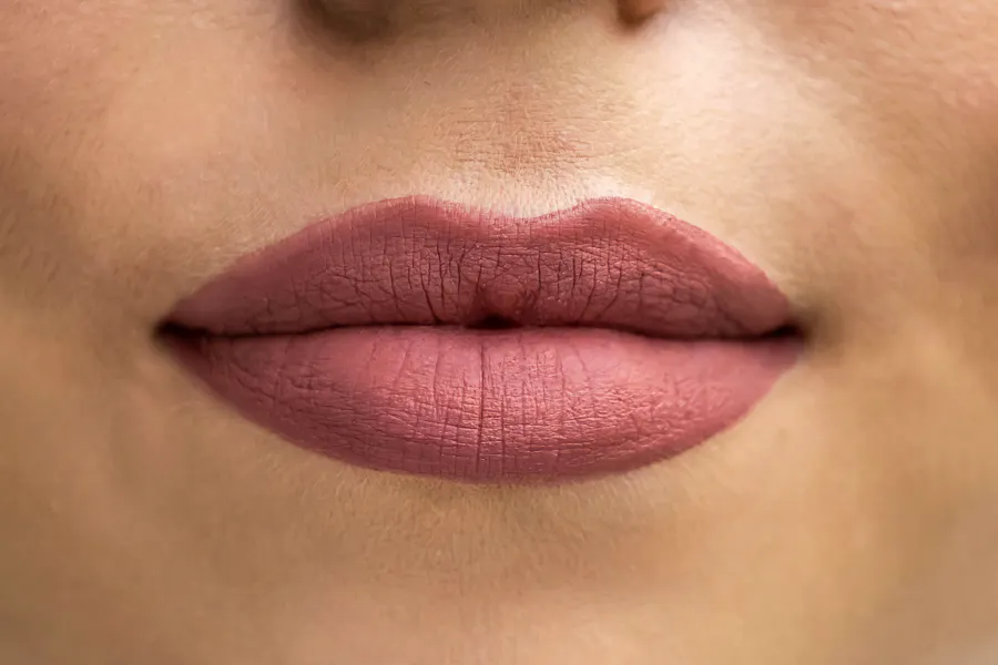Velvet Make Up Trend Tony-litvyak-iVGmPVoi8Rk-unsplash Copy