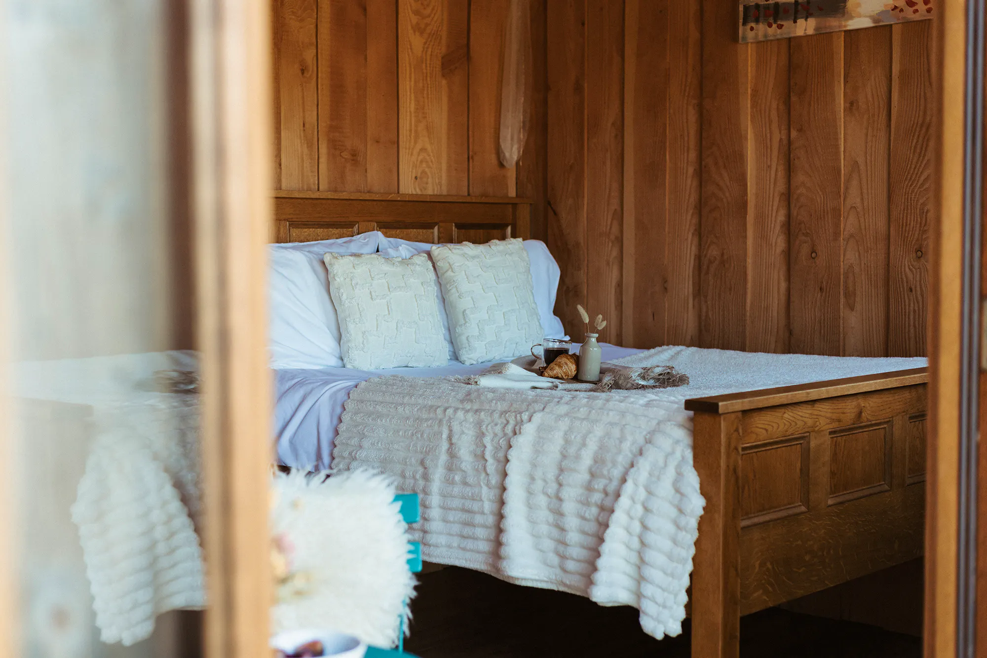 Unique Hideaways Cosy Autumn Breaks  Interiors 12-Hazel Copy