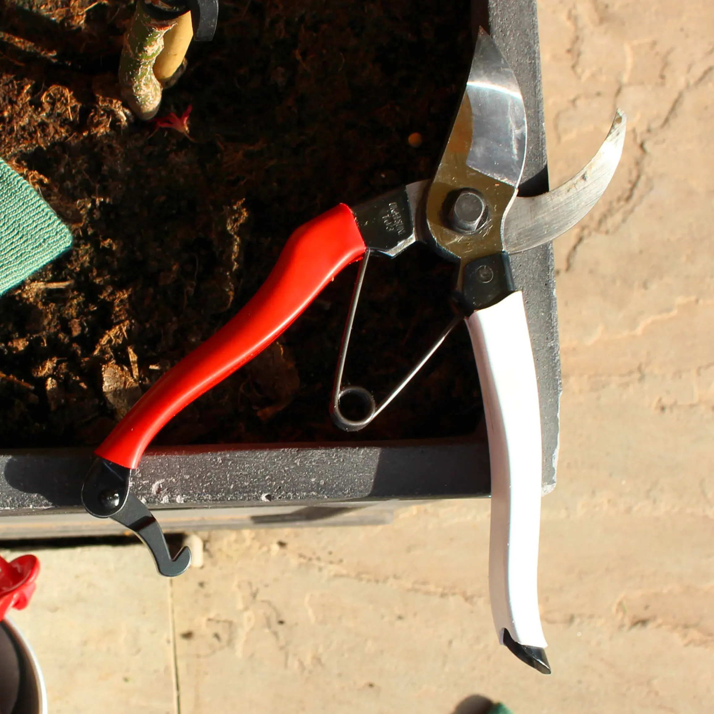 Okatsune 103 Bypass Secateurs, £49.84
