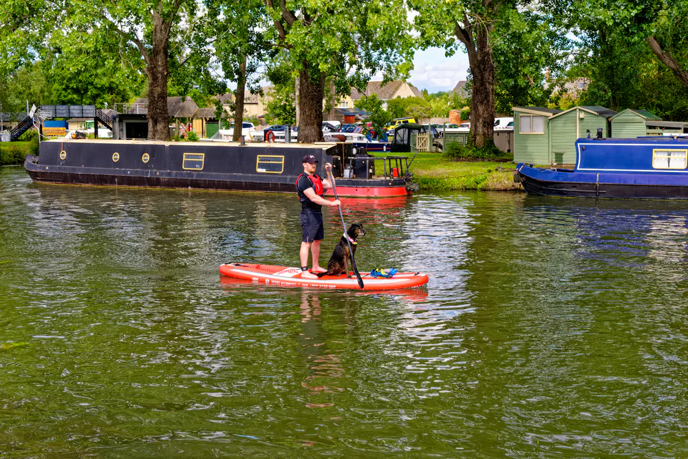 Best Places To Kayak In Uk Lechlade River Thames Shutterstock