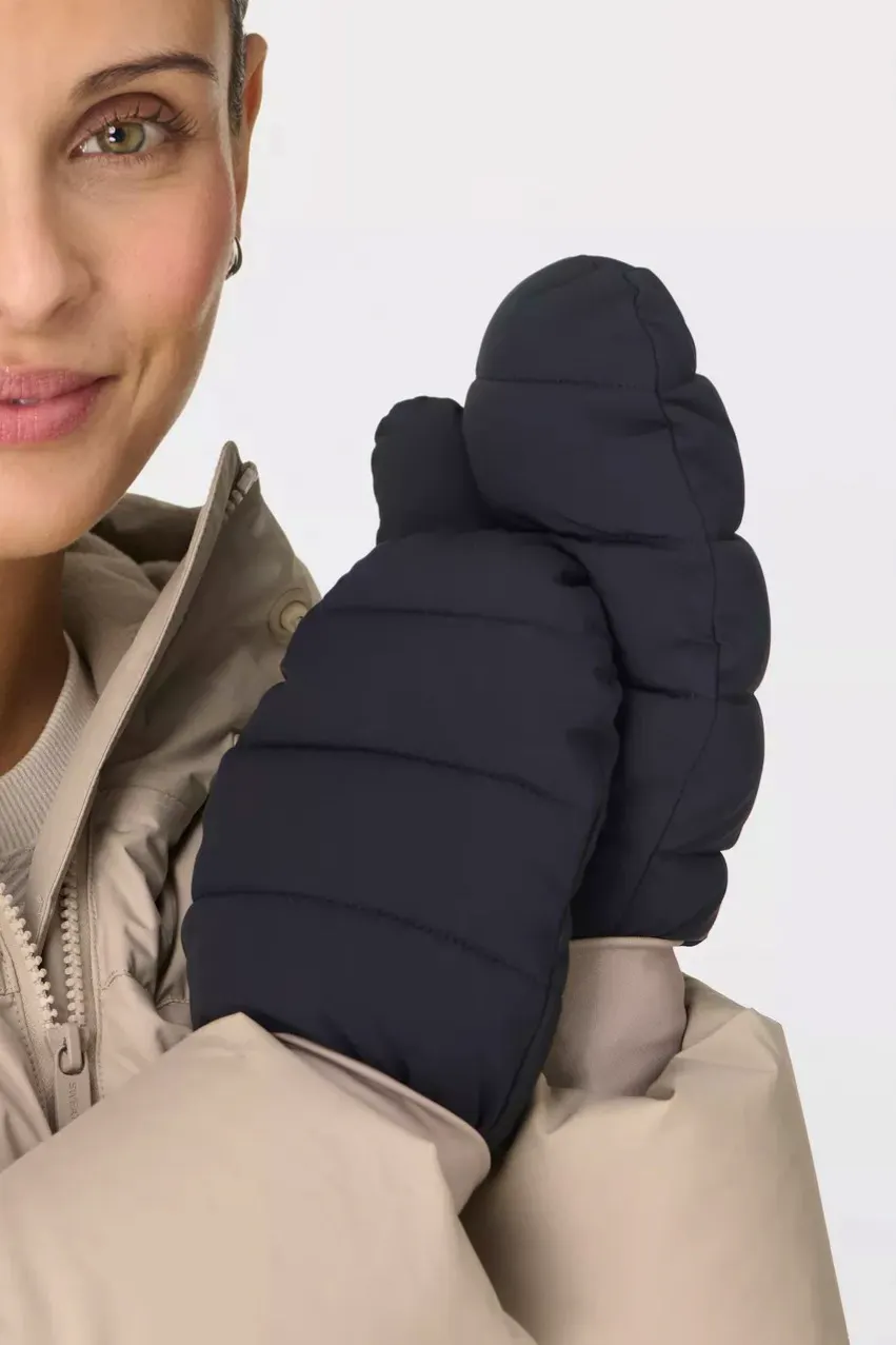 Sweaty Betty Nimbus Padded Mittens, £45
